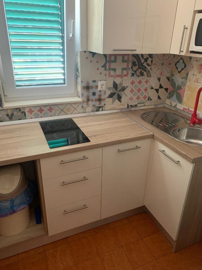 Apartmani Adriatic Ana Novalja Exterior foto