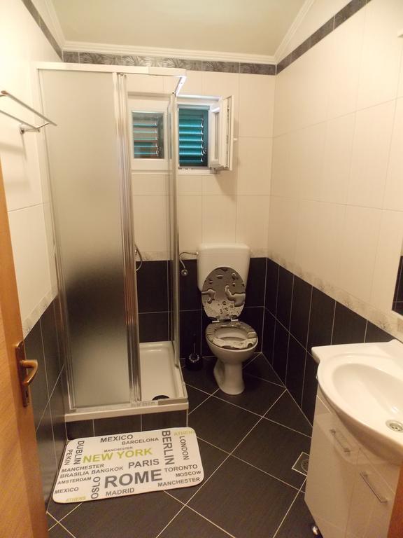 Apartmani Adriatic Ana Novalja Exterior foto