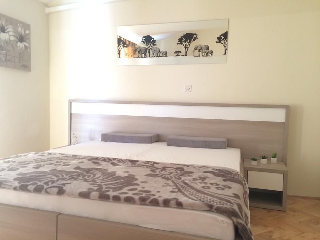 Apartmani Adriatic Ana Novalja Exterior foto