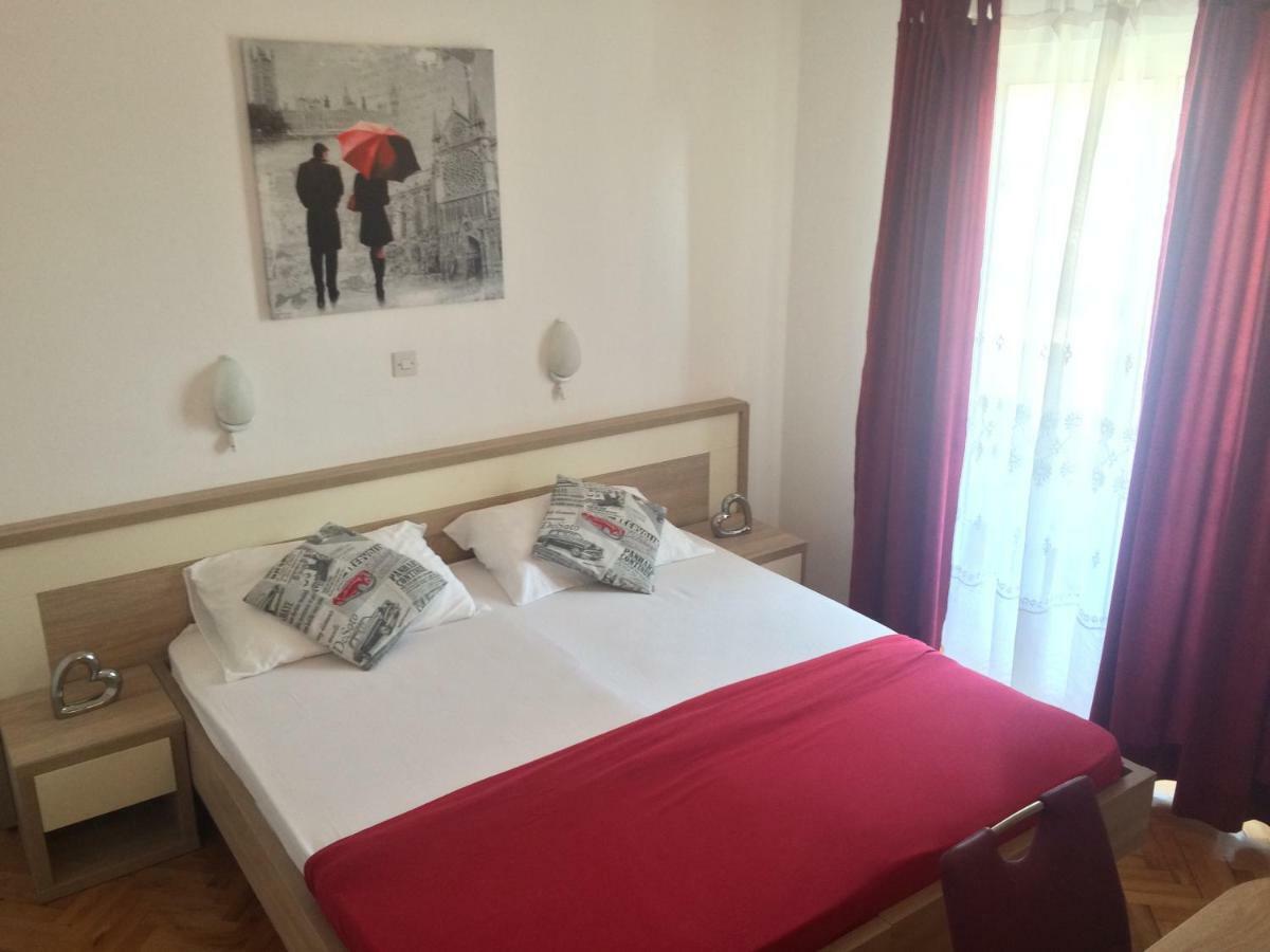 Apartmani Adriatic Ana Novalja Exterior foto